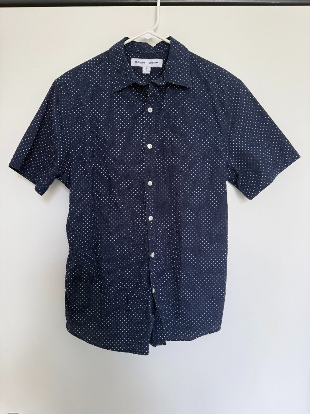 Old Navy Men's Short Sleeve Shirt, Medium
